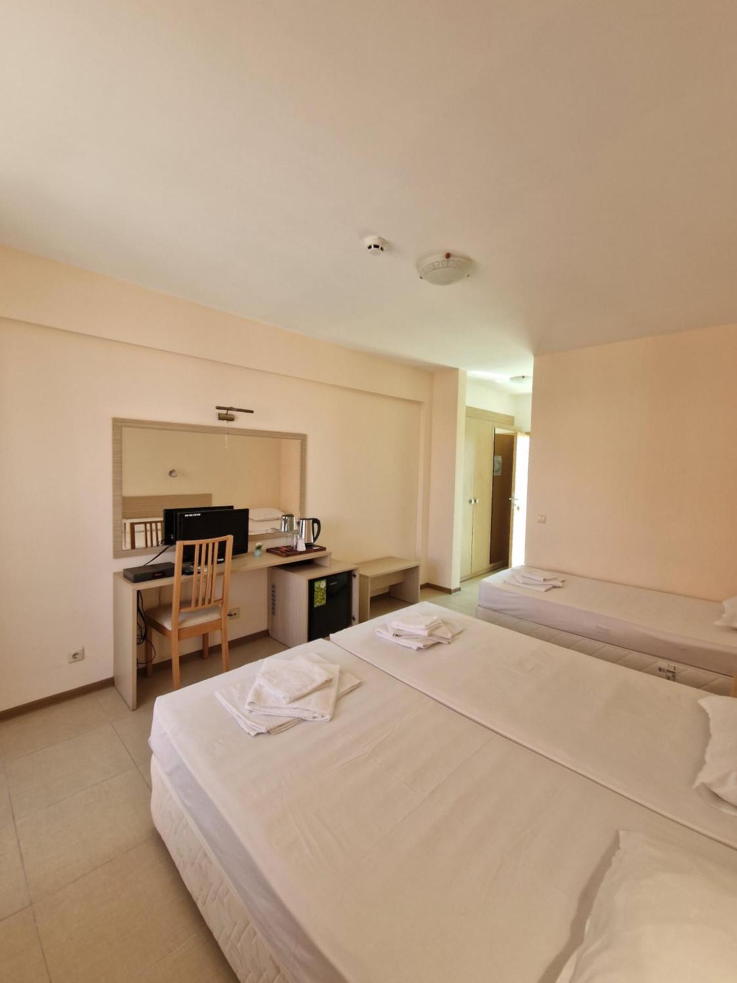 Александра Hotel Sveti Vlas Exterior foto