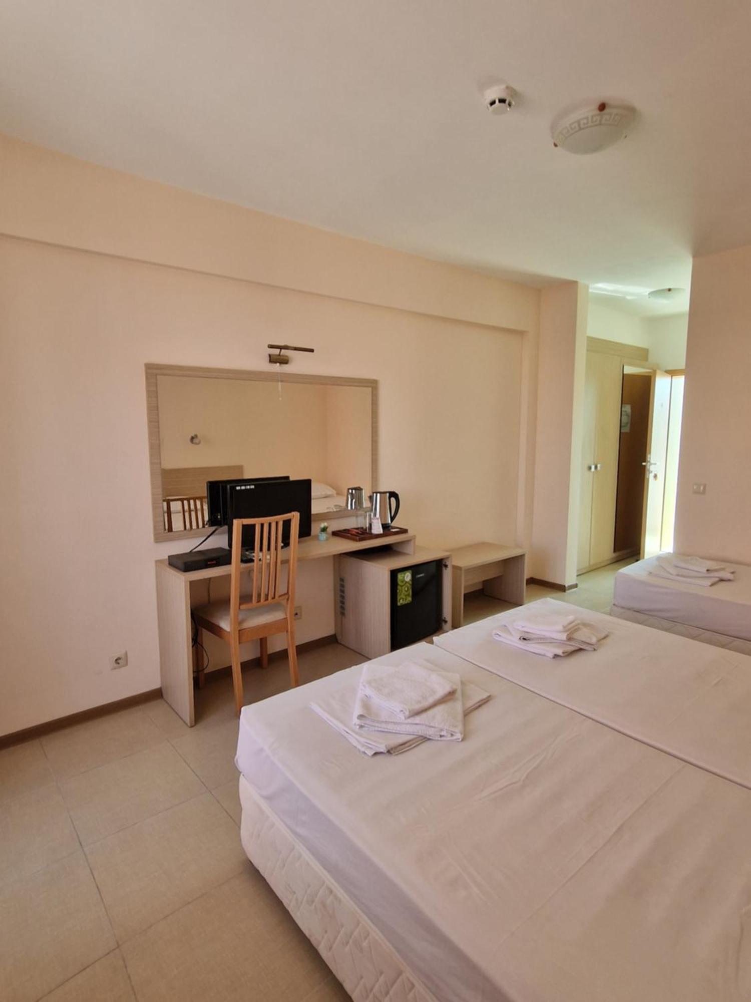 Александра Hotel Sveti Vlas Exterior foto