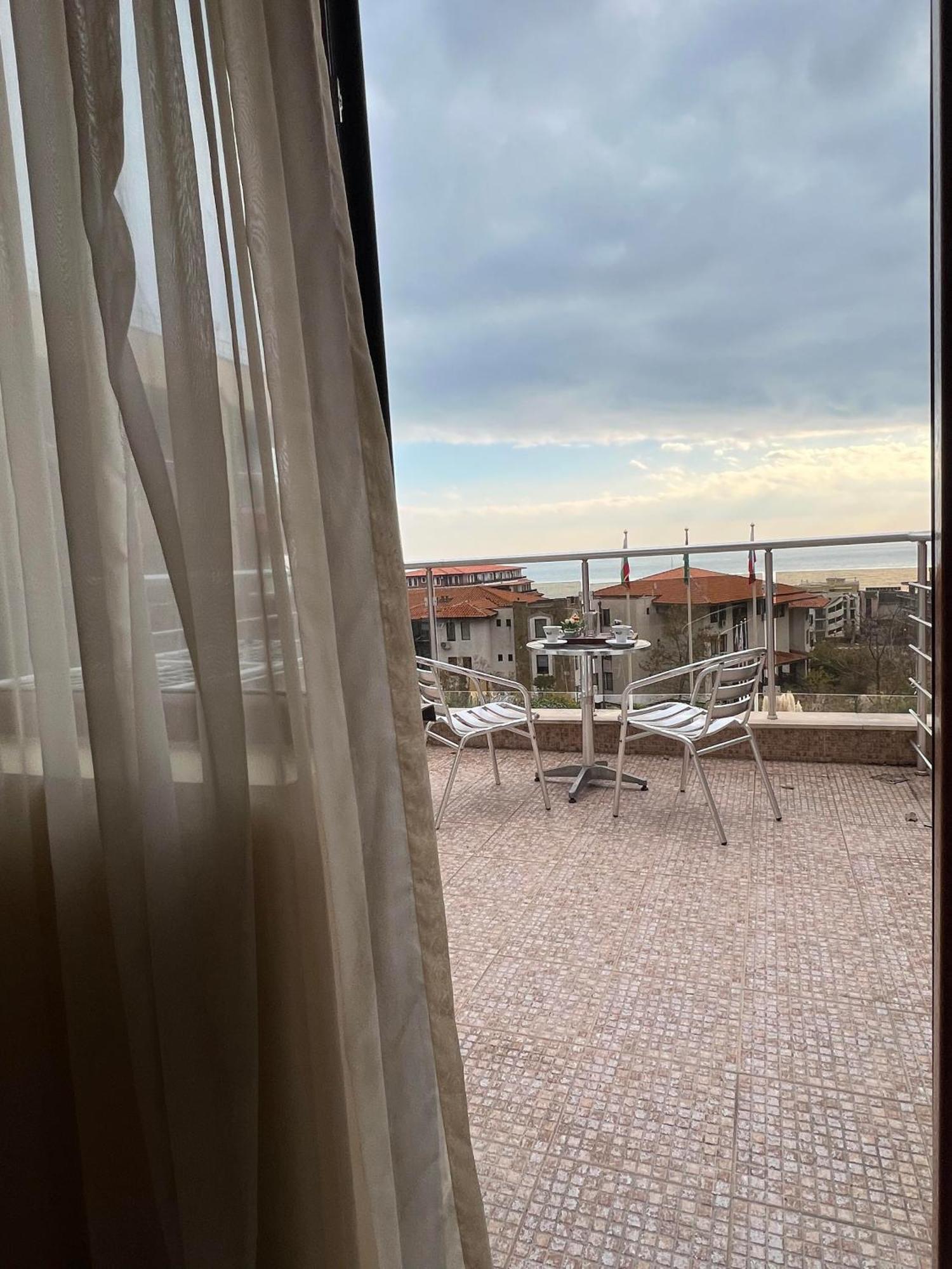 Александра Hotel Sveti Vlas Exterior foto