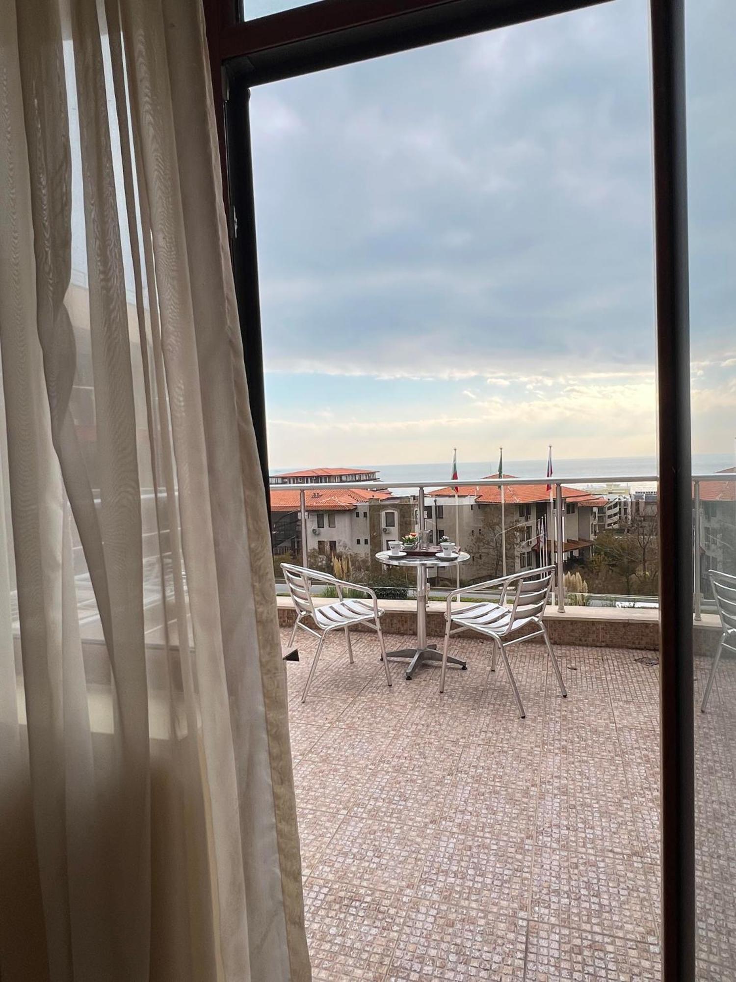 Александра Hotel Sveti Vlas Exterior foto