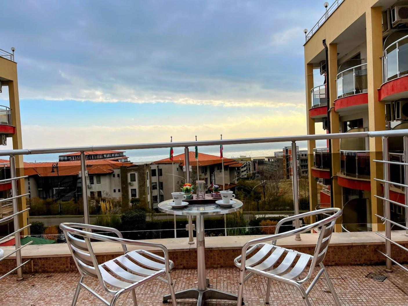 Александра Hotel Sveti Vlas Exterior foto